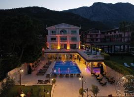 LA HOYA BEACH HOTEL