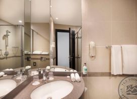 HOLIDAY INN EXPRESS SAFA PARK
