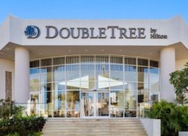 DOUBLETREE BY HILTON SHARKS BAY RESORT BEACH SIDE